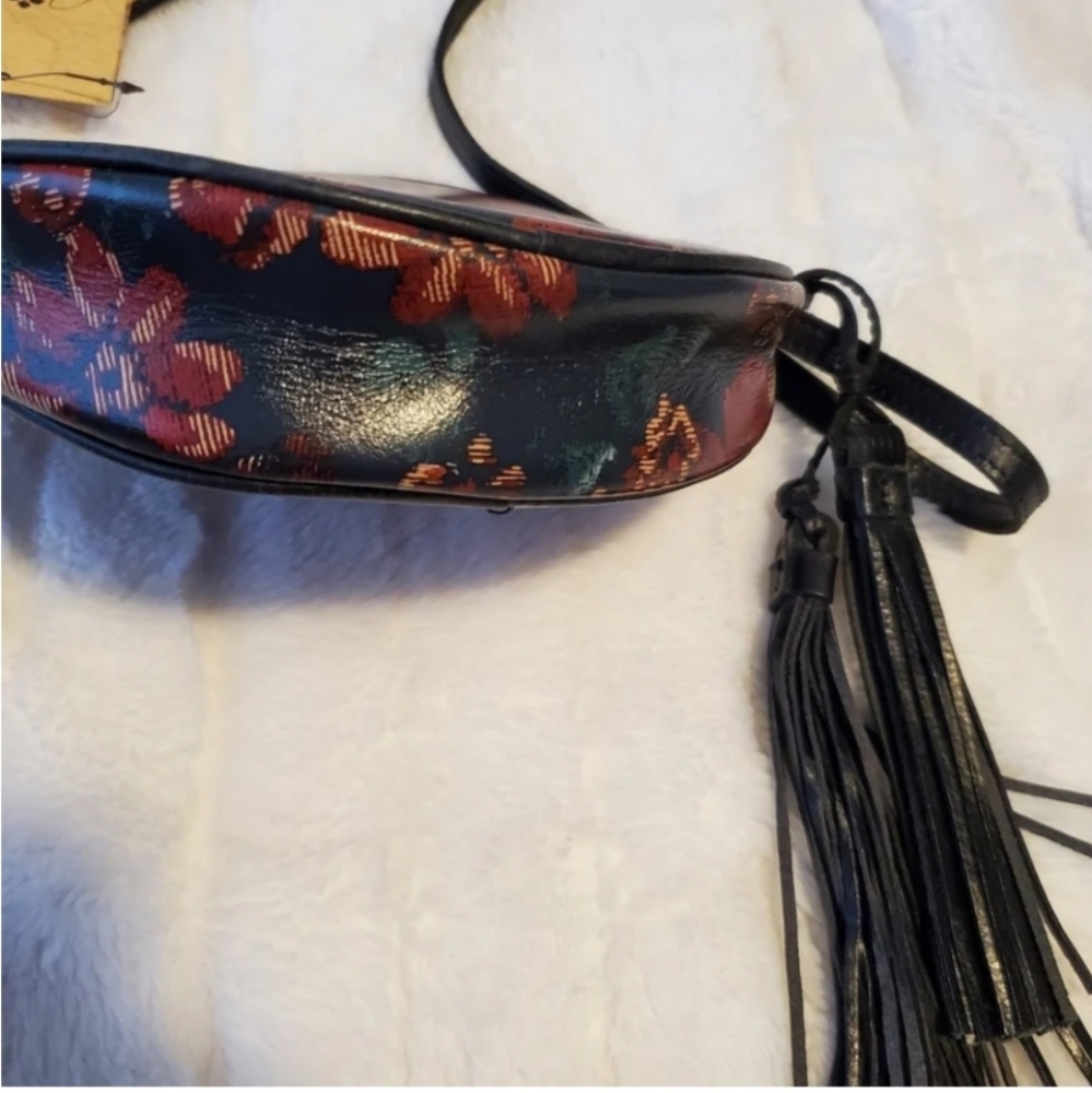 Patricia Nash Floral Round Crossbody Bag NWT - Picture 9 of 11